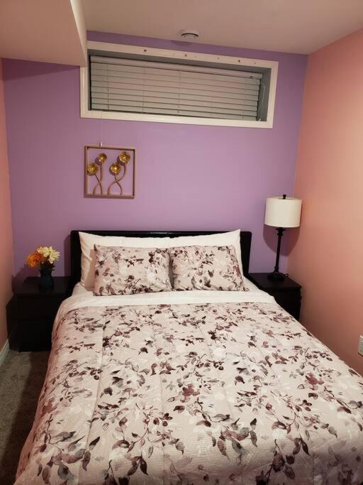 Cozy Two Bedroom Guest Suite in NW Calgary Zewnętrze zdjęcie